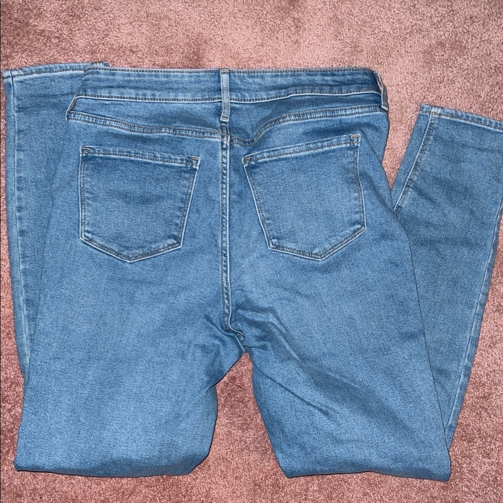 Old Navy Women's Light Blue Skinny Jeans - Picture 5 of 5